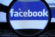 Falsi profili su Facebook per molestare la sua ex ragazza: scoperto e arrestato