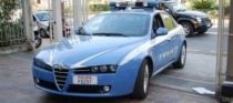Arrestati due rumeni che stavano rubando un ciclomotore