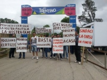 Proteste dei lavoratori del Corisa/4 anche al Giro d'Italia