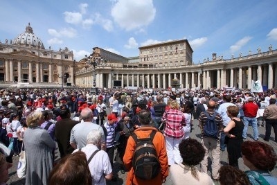 In 5mila in piazza San Pietro per il Papa