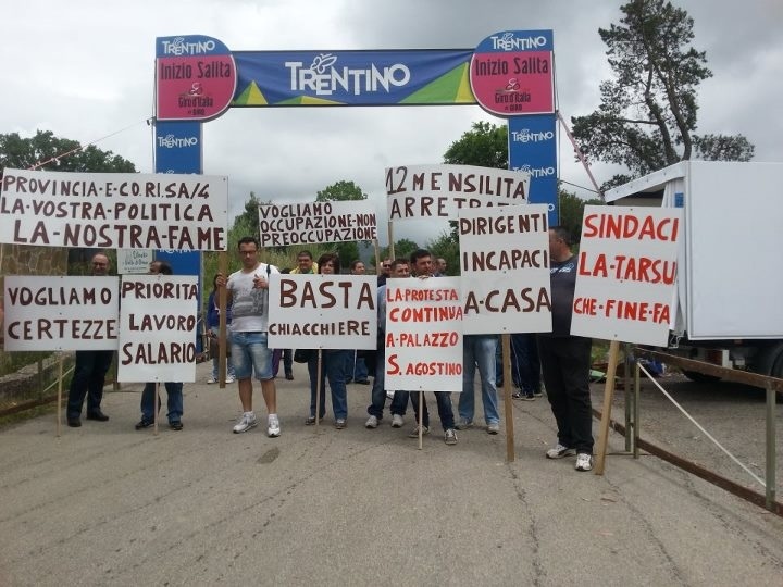 Stipendi non pagati e futuro lavorativo incerto gli addetti del Corisa/4 in marcia verso Salerno
