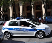 La polizia tributaria eleva le multe per volantinaggio e manifesti abusivi